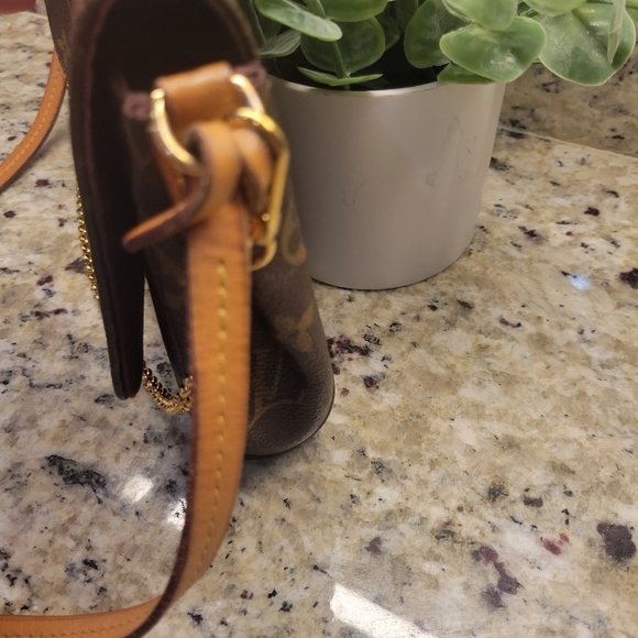 LV‎ Favorite MM crossbody - Picture 6 of 14